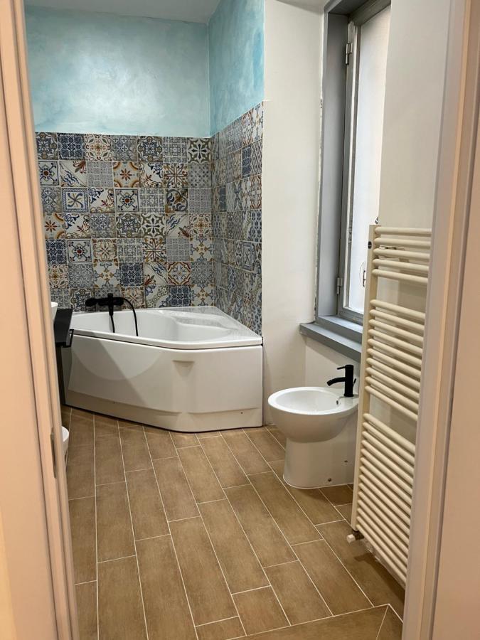 Alla Scalinata Del Teatro Rossetti Confort Suites Parcheggio 的里雅斯特 外观 照片