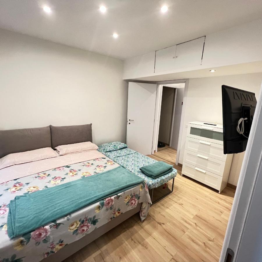 Alla Scalinata Del Teatro Rossetti Confort Suites Parcheggio 的里雅斯特 外观 照片