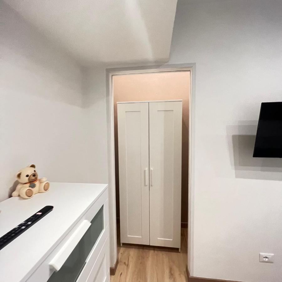 Alla Scalinata Del Teatro Rossetti Confort Suites Parcheggio 的里雅斯特 外观 照片