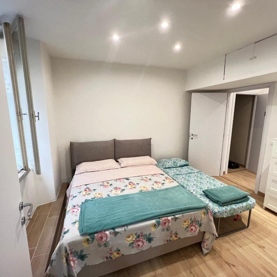 Alla Scalinata Del Teatro Rossetti Confort Suites Parcheggio 的里雅斯特 外观 照片