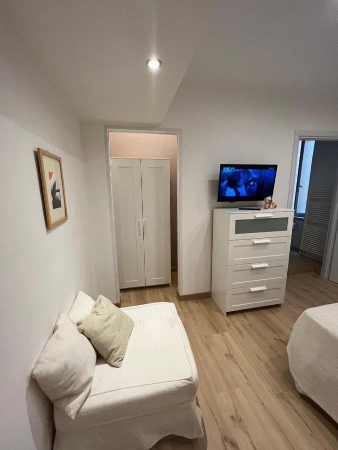 Alla Scalinata Del Teatro Rossetti Confort Suites Parcheggio 的里雅斯特 外观 照片