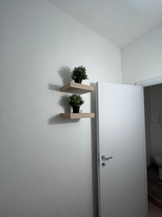 Alla Scalinata Del Teatro Rossetti Confort Suites Parcheggio 的里雅斯特 外观 照片