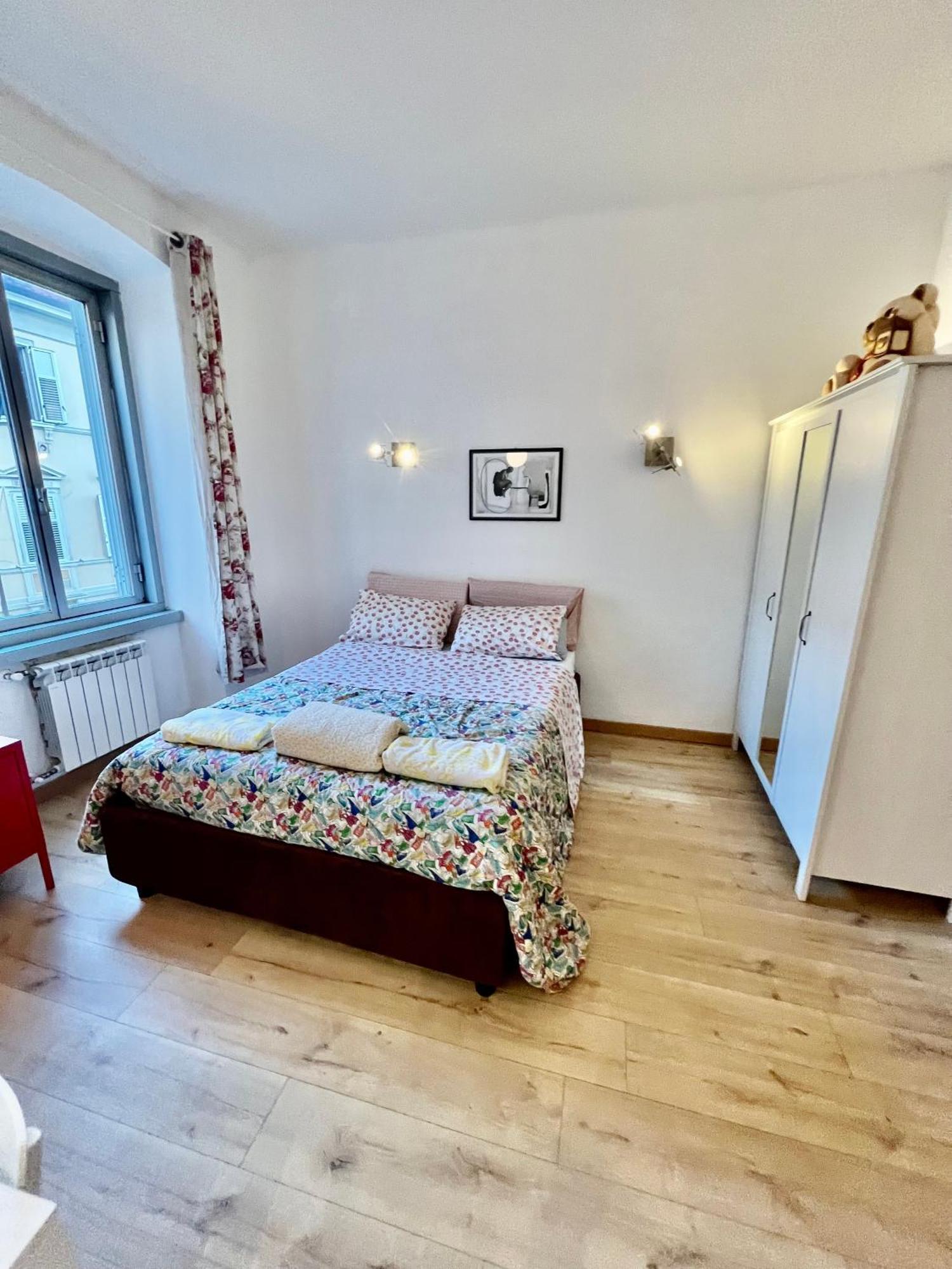 Alla Scalinata Del Teatro Rossetti Confort Suites Parcheggio 的里雅斯特 外观 照片