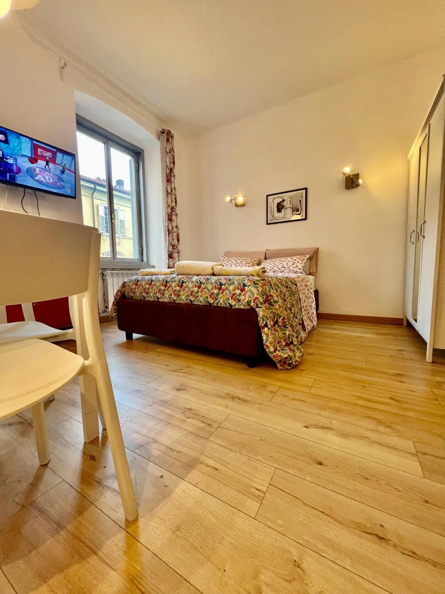 Alla Scalinata Del Teatro Rossetti Confort Suites Parcheggio 的里雅斯特 外观 照片