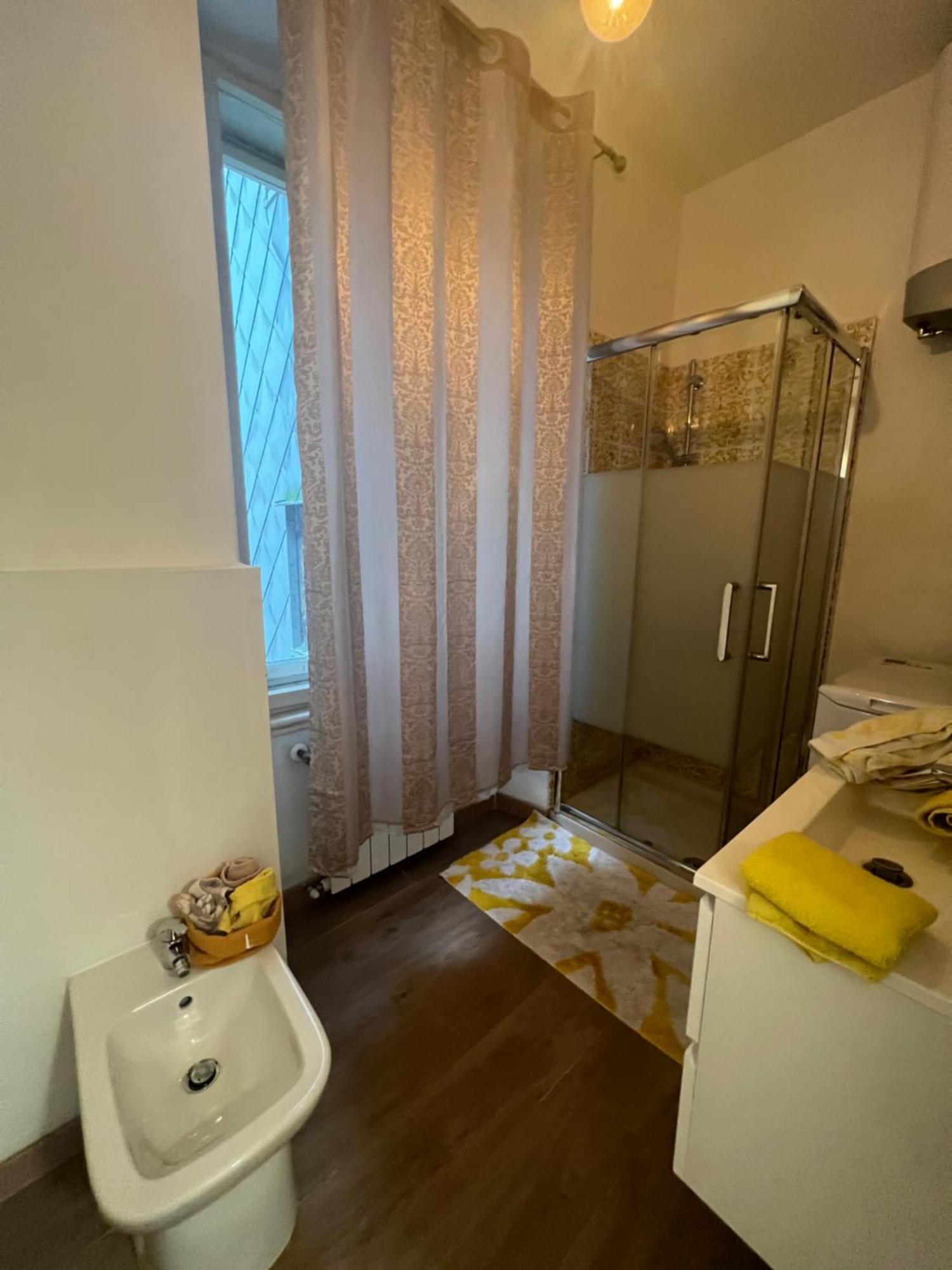 Alla Scalinata Del Teatro Rossetti Confort Suites Parcheggio 的里雅斯特 外观 照片